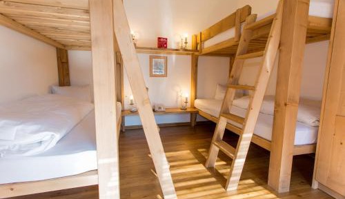 Deluxe Apartment with Mountain View (6 Adults)
