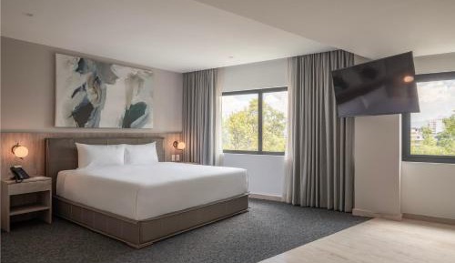 Deluxe Queen Room
