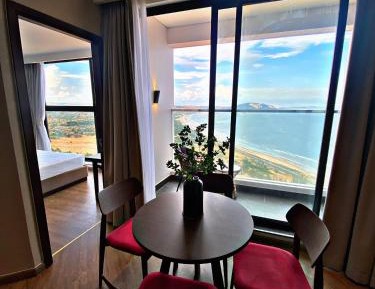 Family Room with Side Sea View