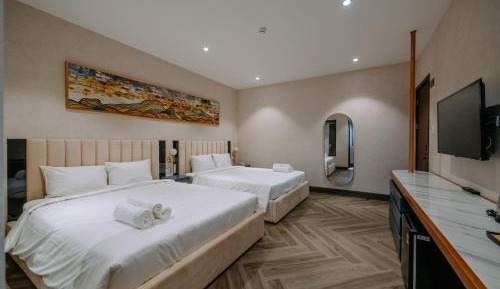 Deluxe Family Room
