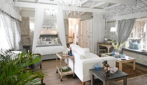 One-Bedroom Cottage