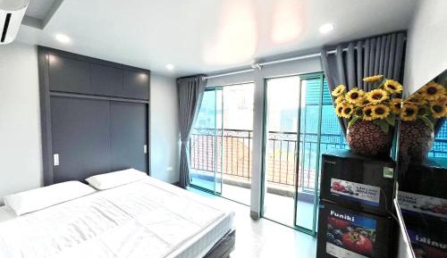 Deluxe Studio