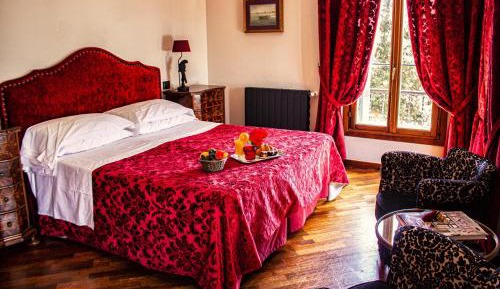 Deluxe Double Room with Canal View