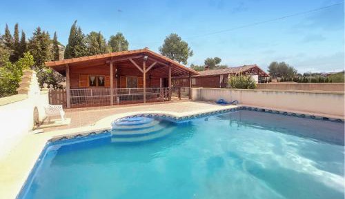 Three-Bedroom Holiday Home 