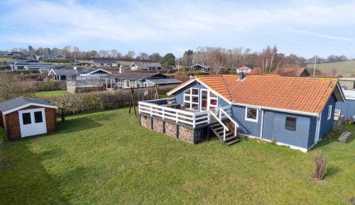 Three-Bedroom Holiday Home 