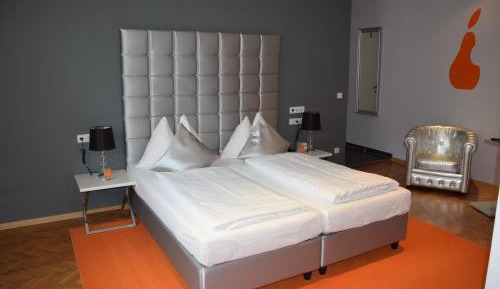 Orange Suite