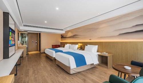 Deluxe King Family Room - Non-Smoking