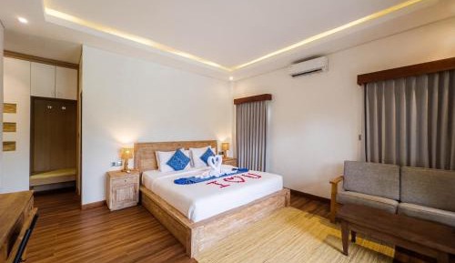 Suite with Pool View
