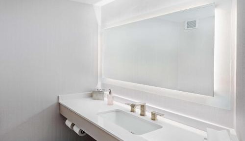One-Bedroom King Suite