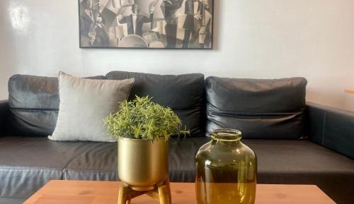 Apartment with Pool View 3