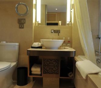 Standard Twin Room with City View