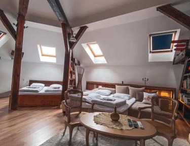 Deluxe Family Suite