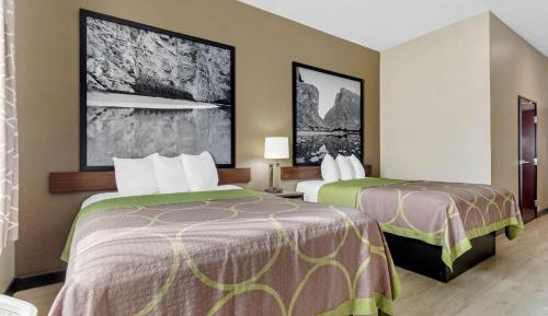 Queen Room with Two Queen Beds and Bath Tub - Mobility/Hearing Accessible - Non-Smoking