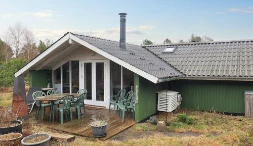 Three-Bedroom Holiday Home 