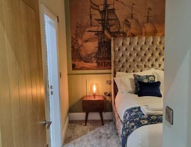 James Cook Suite