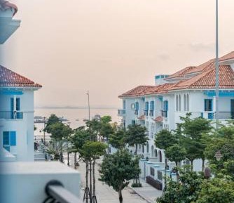 Villa - Beach Front