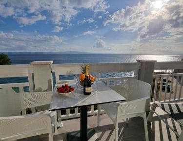 One-Bedroom Apartment with Balcony and Sea View