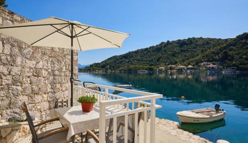 Studio Apartment with Sea View