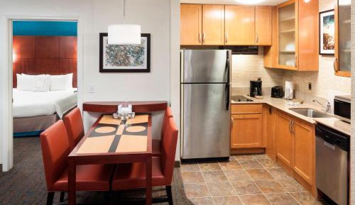 Two-Bedroom Suite with Roll-in Shower - Mobility and Hearing Accessible