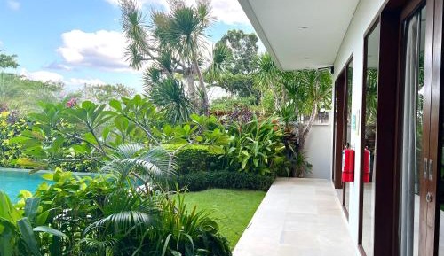 King Room with Pool View