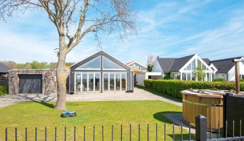 Three-Bedroom Holiday Home 