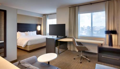 King Studio with Sofa Bed