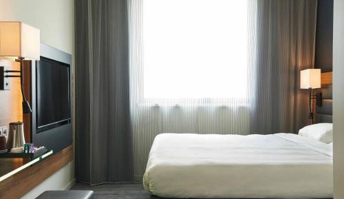 Queen Room with River View