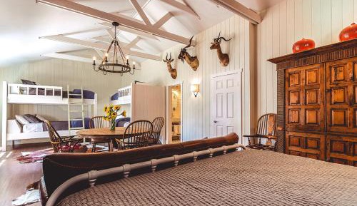 Deluxe Family Suite
