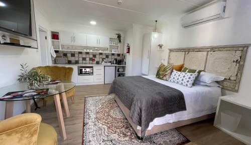 Honeymoon Queen Room