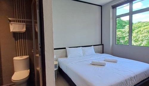 Deluxe King Room
