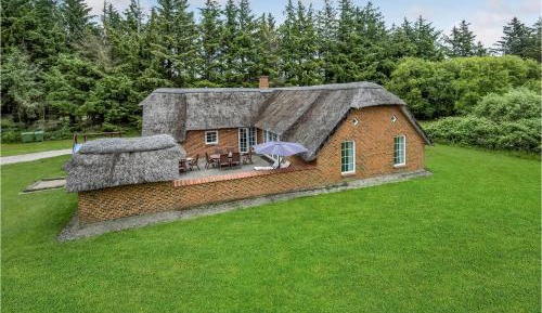 Six-Bedroom Holiday Home