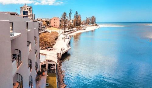 Executive Two-Bedroom Wheelchair Accessible Apartment - Water Front