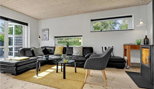 Three-Bedroom Holiday Home 