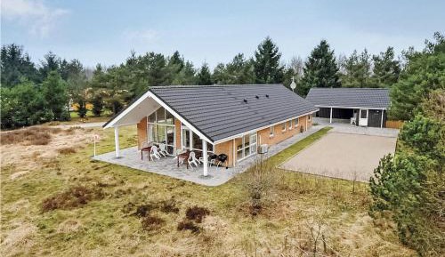 Five-Bedroom Holiday Home
