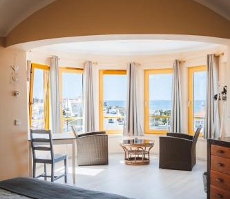Deluxe Double Room with Sea View (  with Shared Bathroom )