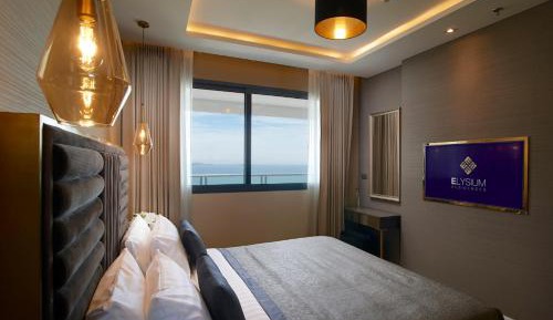 Deluxe Suite with Sea View