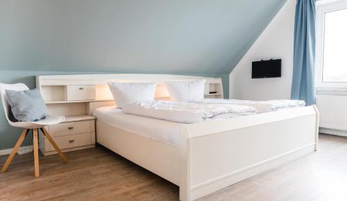 Double Room with Balcony and Sea View