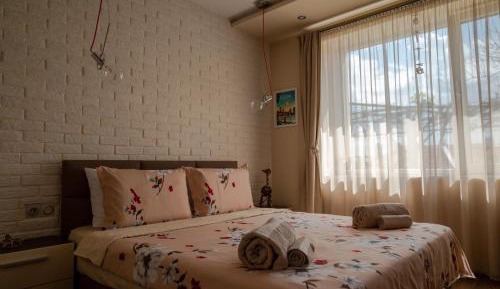 Apartment with Garden View