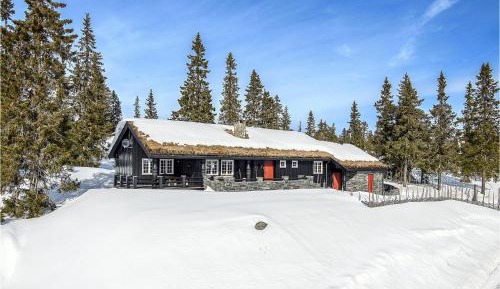 Three-Bedroom Holiday Home 