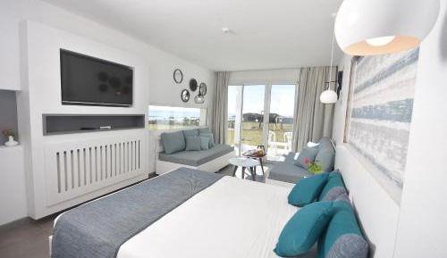 Junior Suite with Garden View