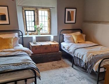 Twin Room with Shared Bathroom