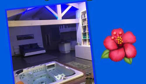 Queen Room with Pool View