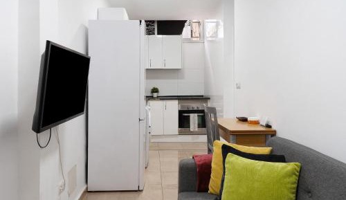 Superior One-Bedroom Apartment