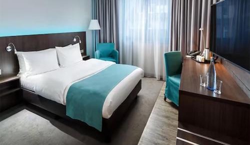 Deluxe Double Room with Shower