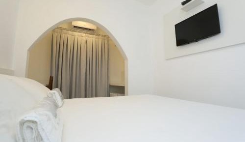 Standard Room with Private Bathroom