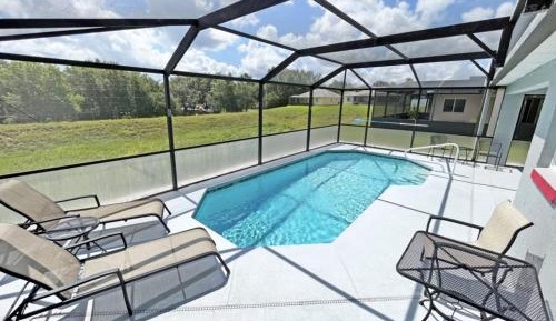 Four-Bedroom Holiday Home
