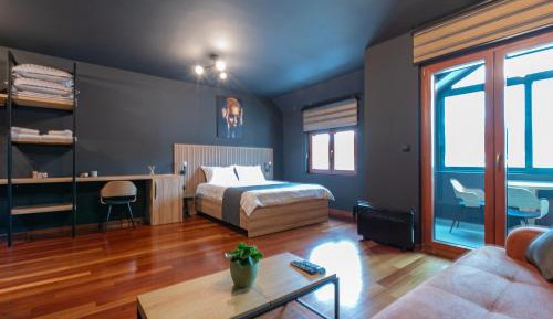 King Studio with Sofa Bed