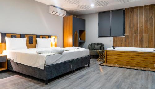 Suite with Spa Bath