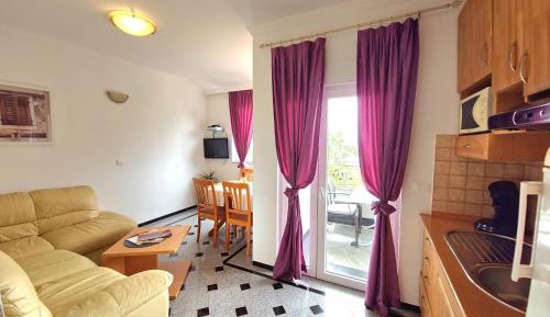 One-Bedroom Apartment with Balcony