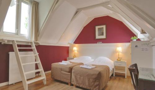 Twin Room with View